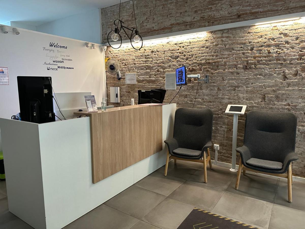Youth Hostel - Central And Basic Drassanes 巴塞罗那 外观 照片