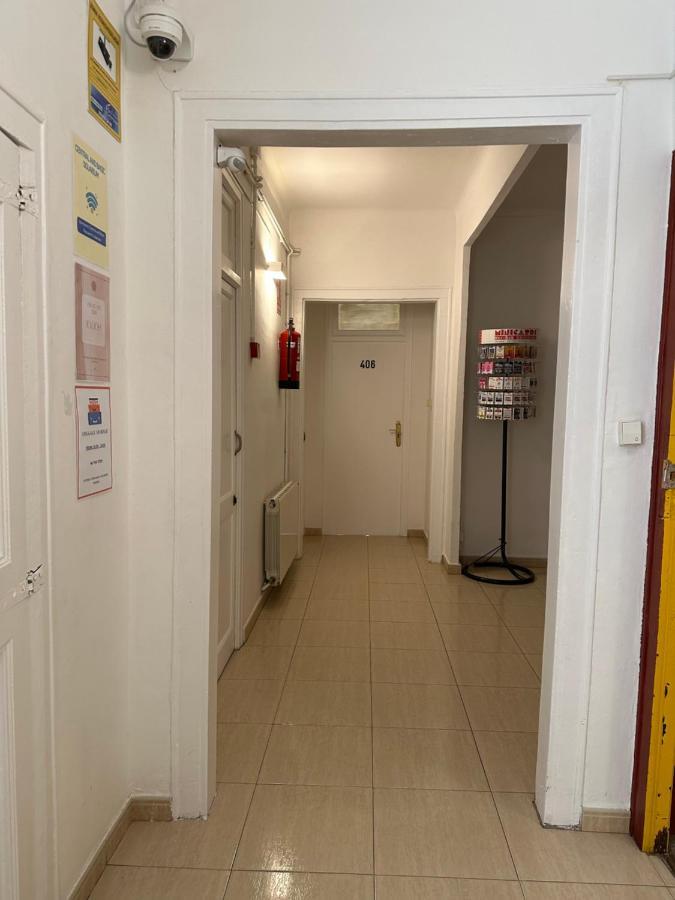 Youth Hostel - Central And Basic Drassanes 巴塞罗那 外观 照片