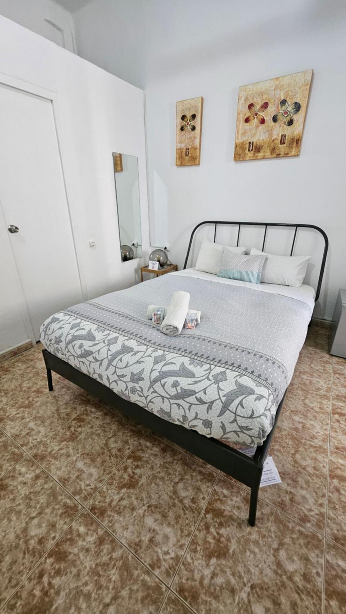 Youth Hostel - Central And Basic Drassanes 巴塞罗那 外观 照片