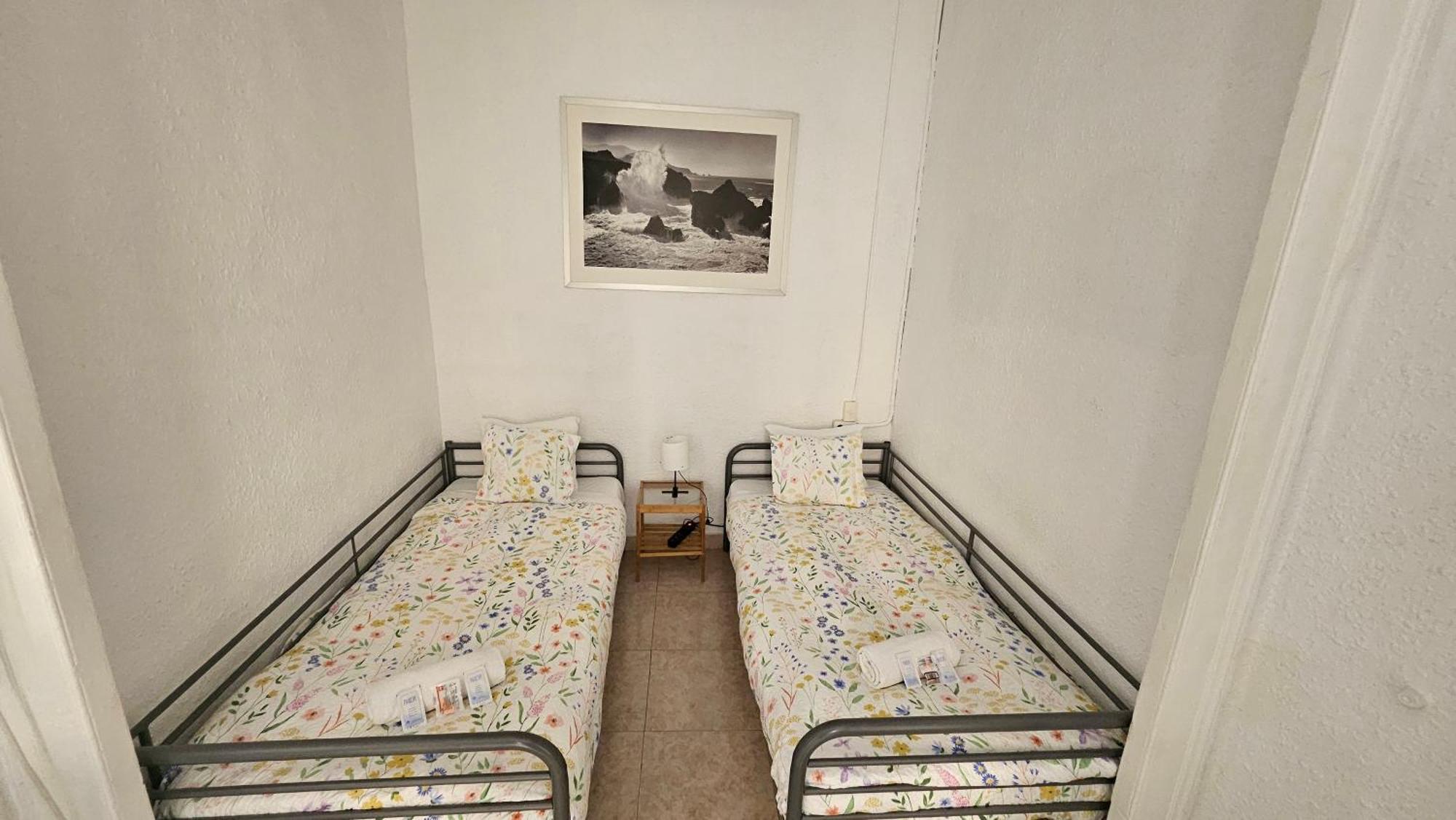 Youth Hostel - Central And Basic Drassanes 巴塞罗那 外观 照片