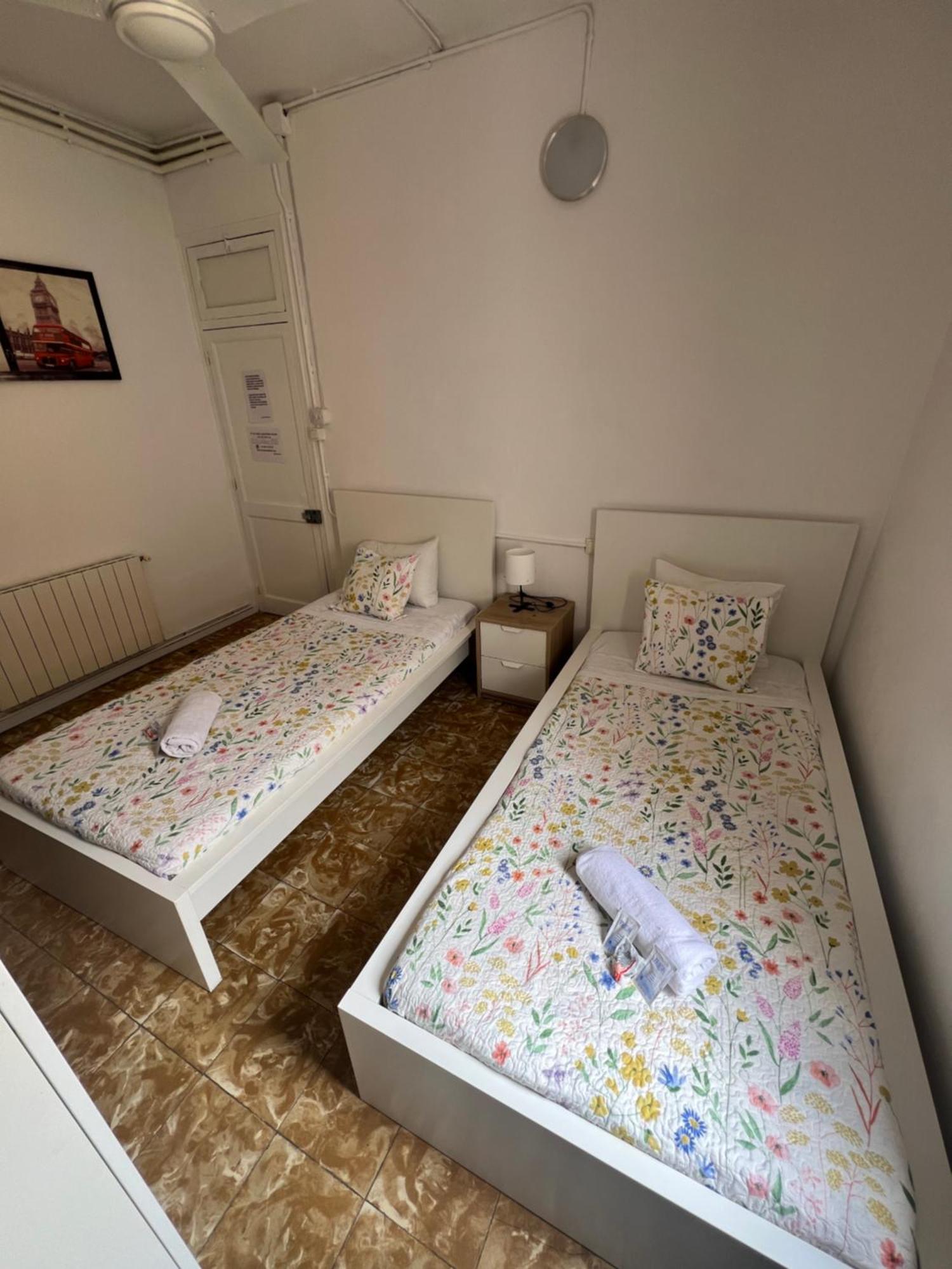 Youth Hostel - Central And Basic Drassanes 巴塞罗那 外观 照片