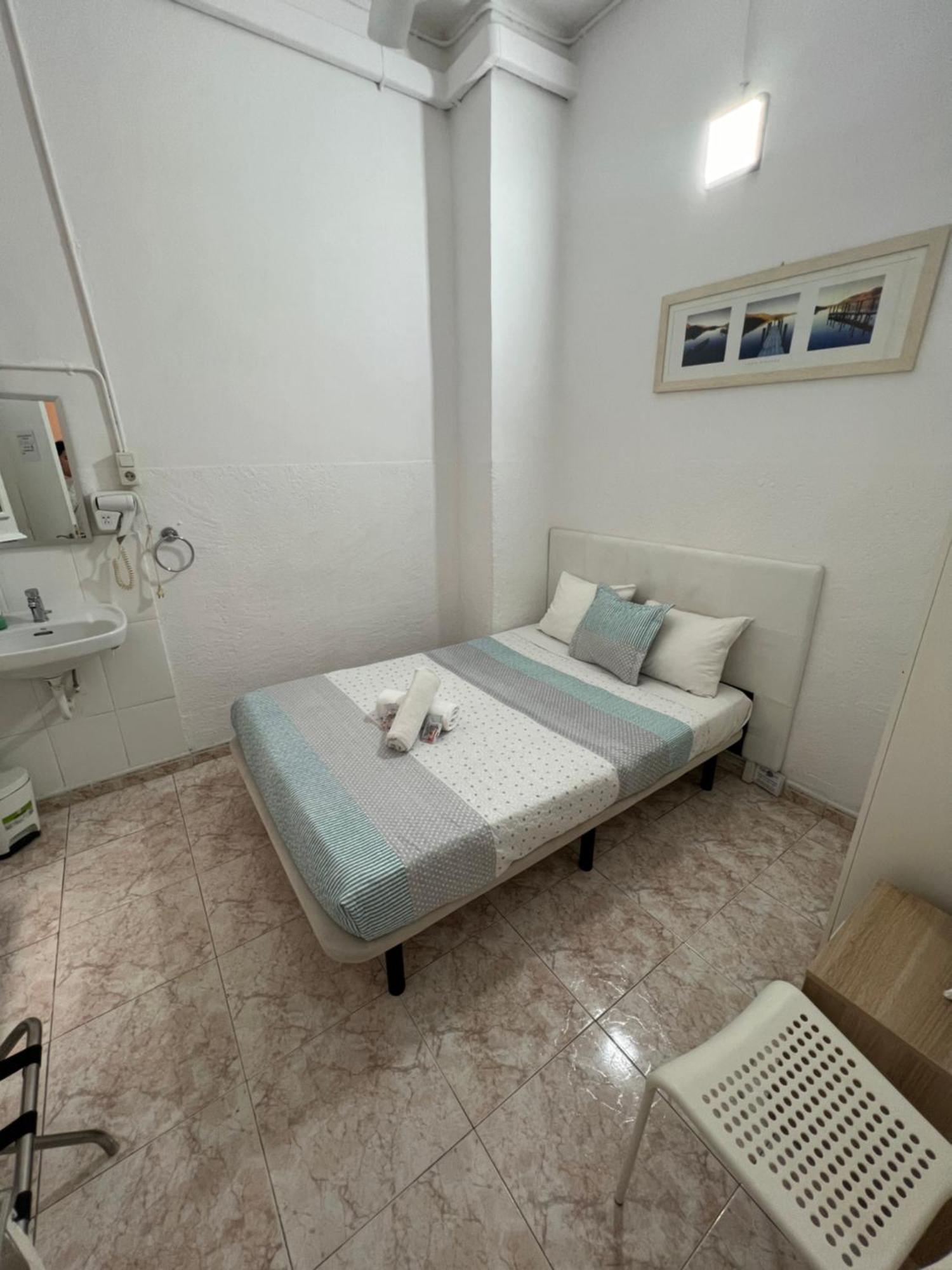 Youth Hostel - Central And Basic Drassanes 巴塞罗那 外观 照片
