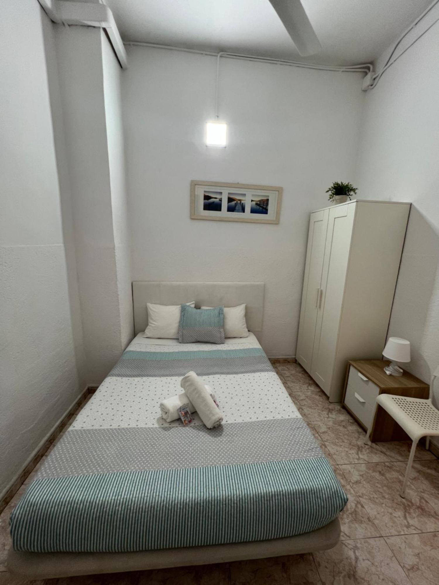 Youth Hostel - Central And Basic Drassanes 巴塞罗那 外观 照片