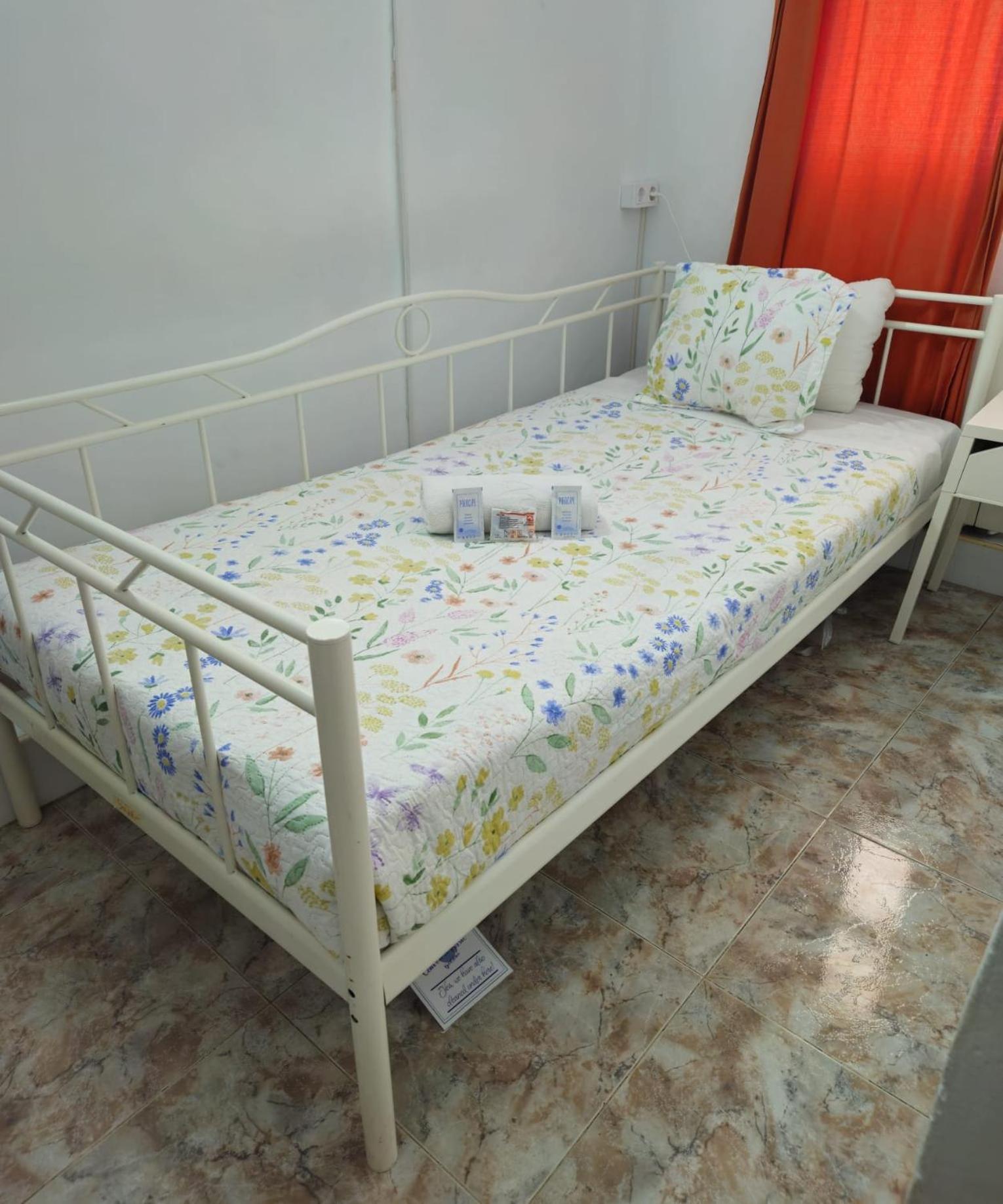 Youth Hostel - Central And Basic Drassanes 巴塞罗那 外观 照片