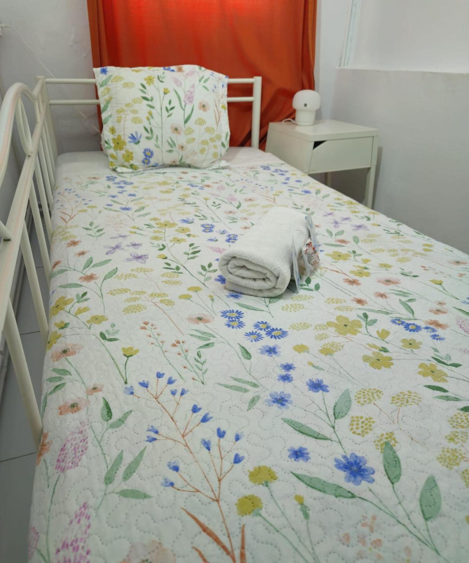 Youth Hostel - Central And Basic Drassanes 巴塞罗那 外观 照片