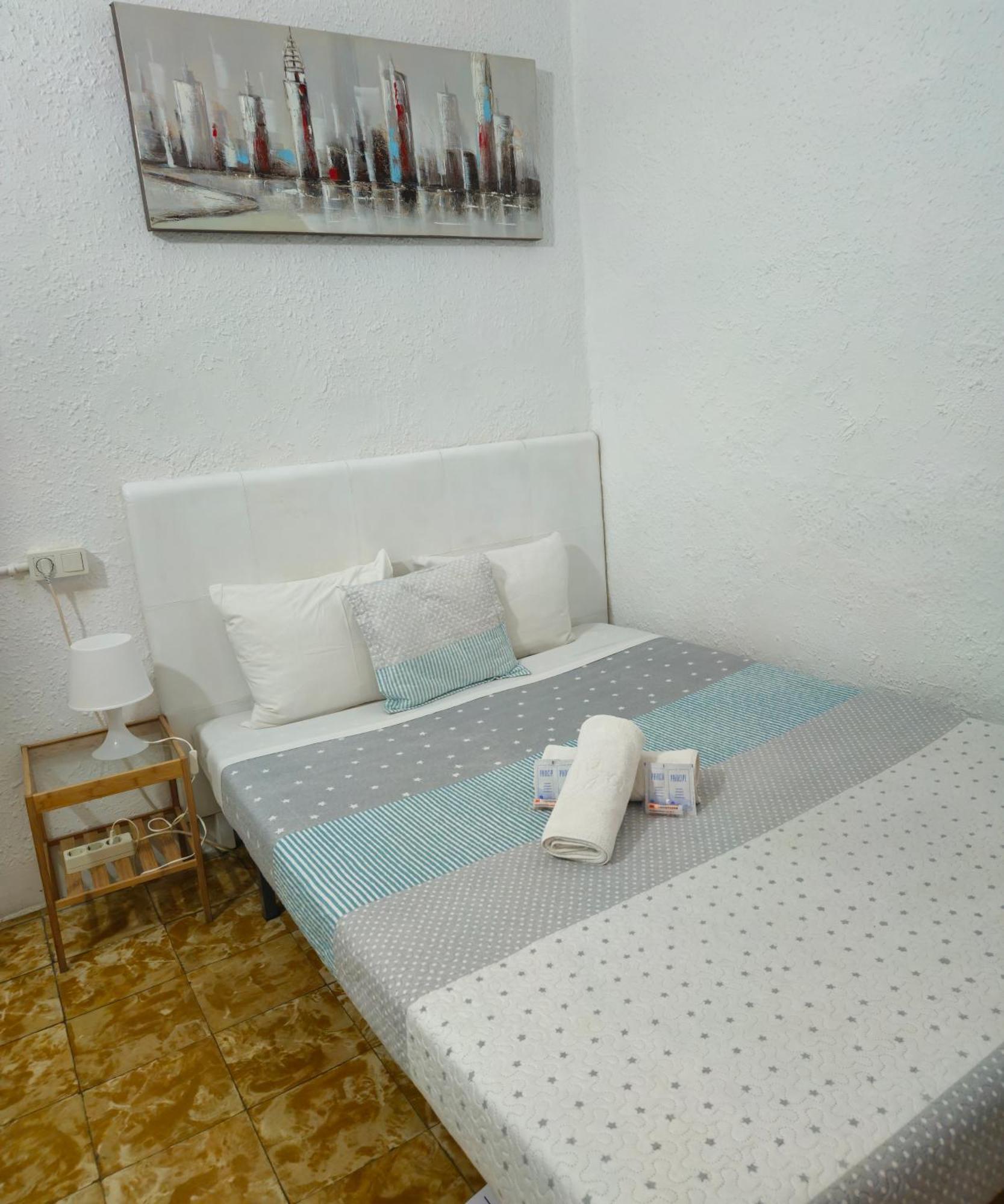 Youth Hostel - Central And Basic Drassanes 巴塞罗那 外观 照片