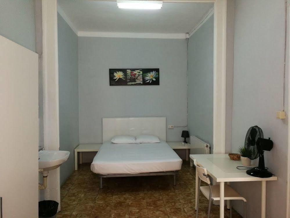 Youth Hostel - Central And Basic Drassanes 巴塞罗那 外观 照片