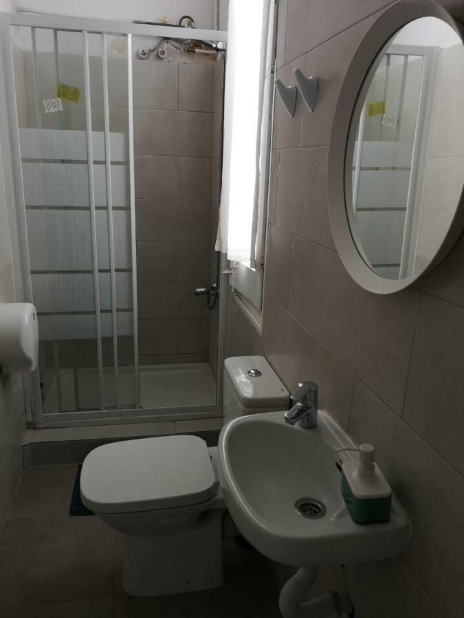 Youth Hostel - Central And Basic Drassanes 巴塞罗那 外观 照片